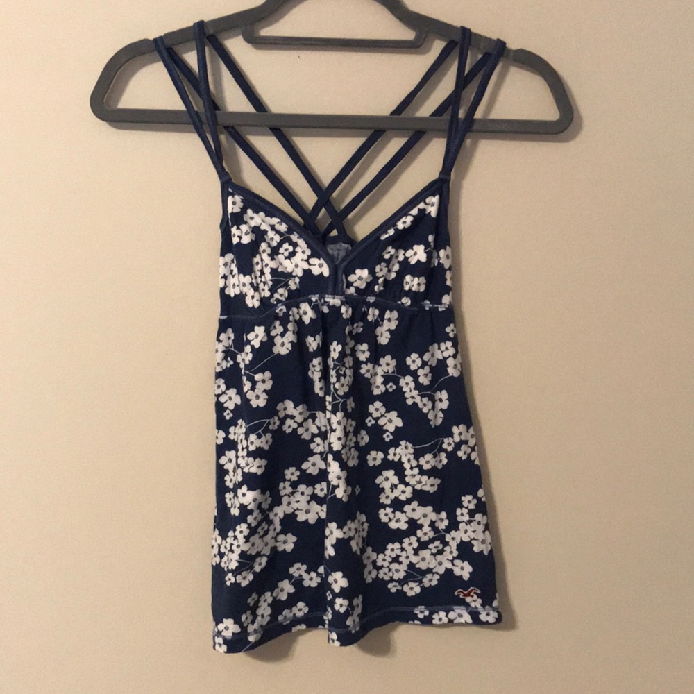 🌺🌷Hollister Blue and White Floral Tank